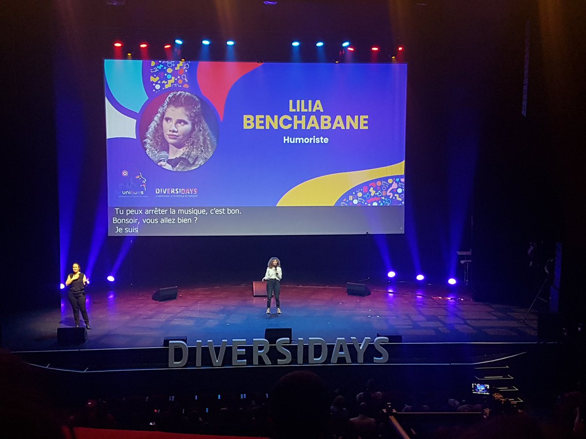 Conseil de Lilia ce soir, si vous êtes malvoyant ou aveugle, arrêtez les chiens d'aveugles, prennez vos chiennes de copines 😂 #Diversidays #olympia #Inclusion