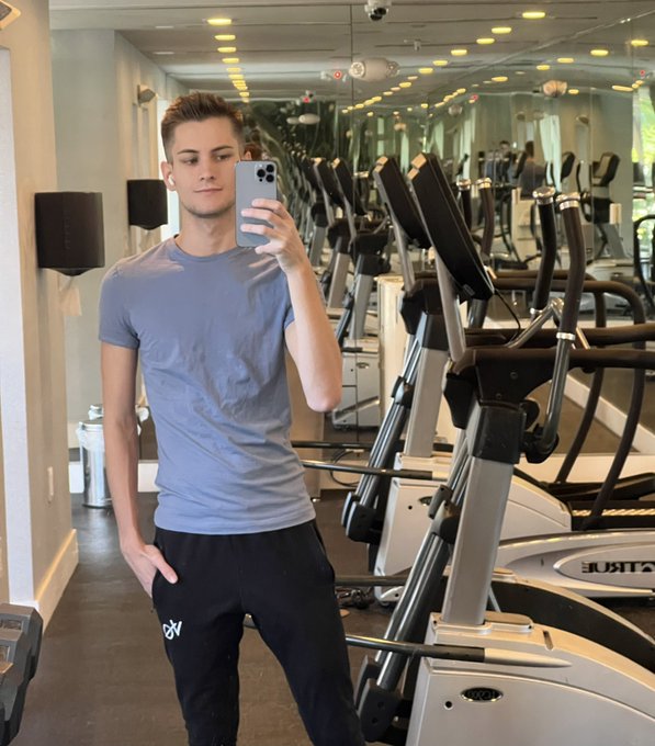 🏋🏻 https://t.co/sF2vR2G1Nh
