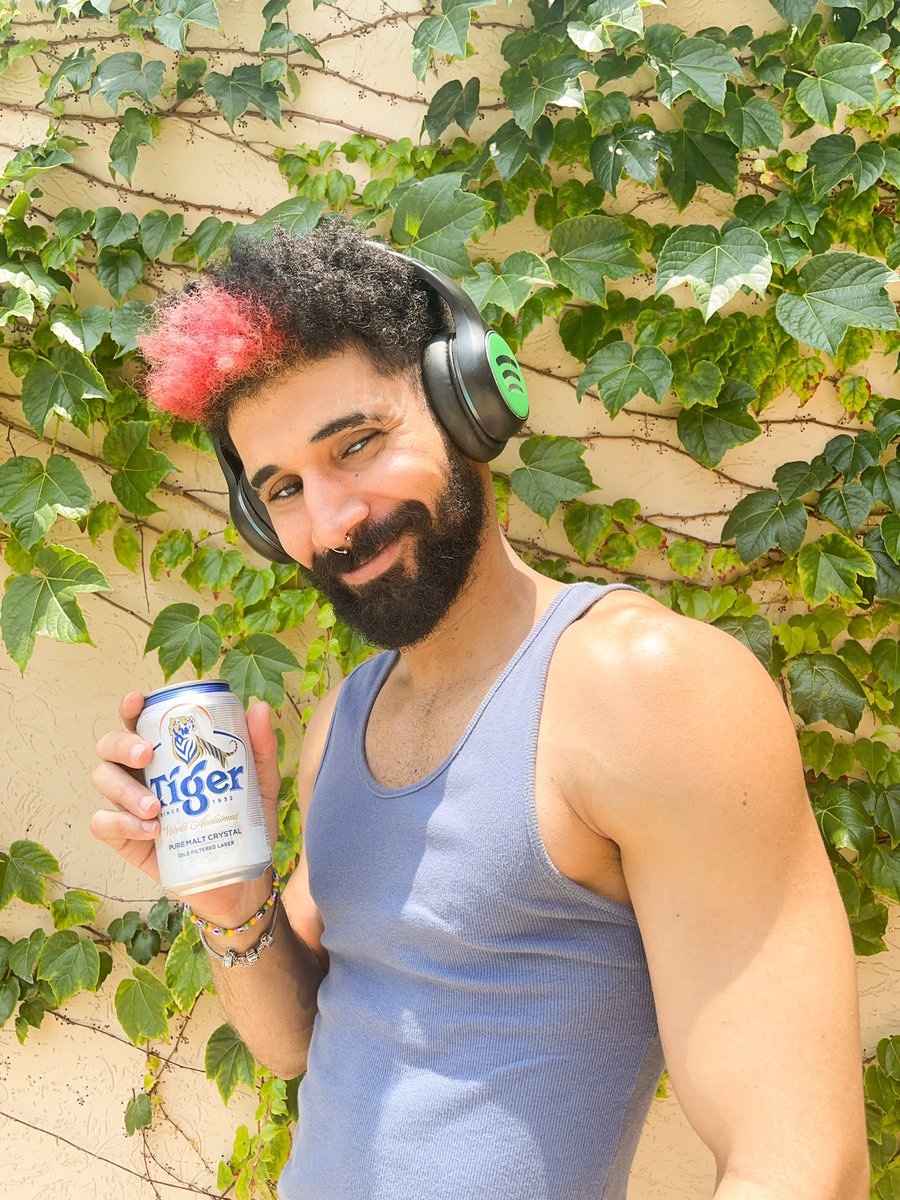 E se vc ainda nao conheceu a intensidade e refrescância de <a href="/tigerbeerbr/">Tiger Oficial</a> da uma procurada pq #ChegouTiger no Brasil e veio pra ficar. agr eu vou de playlist pra superar o frio na barriga e criar coragem pra certas coisas 🤐 O TIGRE TÁ SOLTO #bebacommoderação #publi