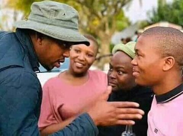 __T_touch's tweet photo. If you still got a girl ejabulela uDec. Qala phansi mfana! https://t.co/rUdKqeHo1e