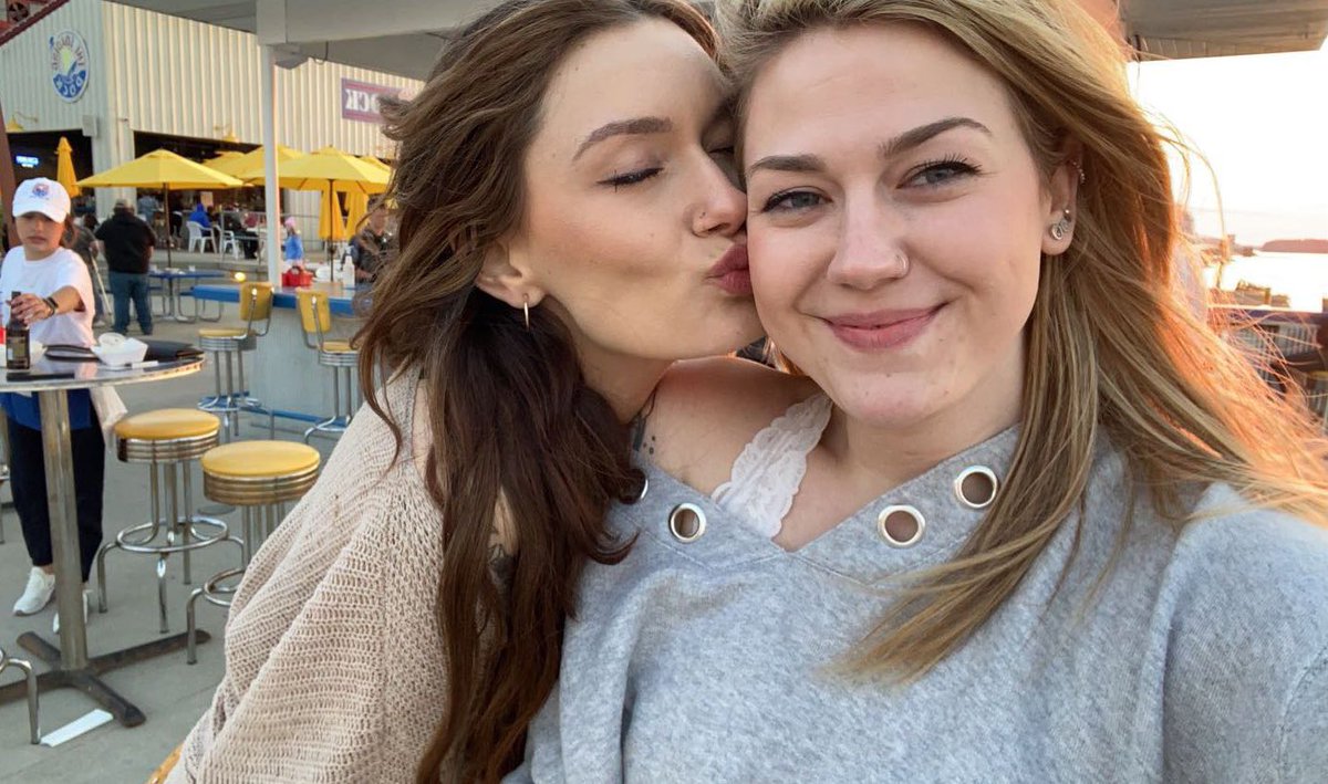 Anastasia tweet media