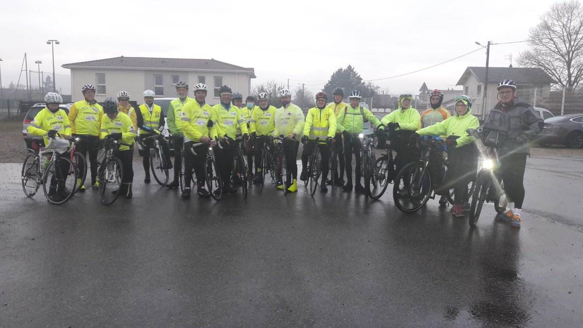 ASGE_DA's tweet photo. 14 cyclistes de l'@ASGE_DA sur un total de  81 cyclistes ont roulé autour du site de #Bugey malgré le mauvais temps. 2660€ ont été récoltés pour le #Telethon2021. Organisation #Bugey au top. Merci à tous. https://t.co/4OdYyZC2Ny