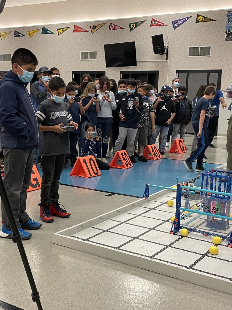 principalkirk1's tweet photo. Mesa families.  Here are some pictures from yesterday's VEX Robotics competition.  We had four of the top ten scoring teams yesterday!  Way to go!  #GoMesaMustangs https://t.co/gjcJEoxeKn