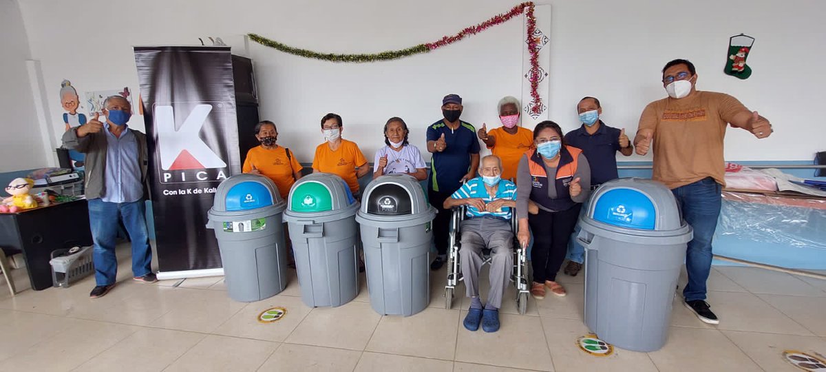 MAE_Zonal5's tweet photo. #NuestrosTécnicos #PRESIS con apoyo de Pica Plásticos Industriales C.A. donaron depósitos de reciclaje para la Fundación Caminando al Futuro del Estero Palanqueado, con el fin de continuar las actividades educativas ambientales que se llevan a cabo con adultos mayores del sector https://t.co/KY0YSvl2y3
