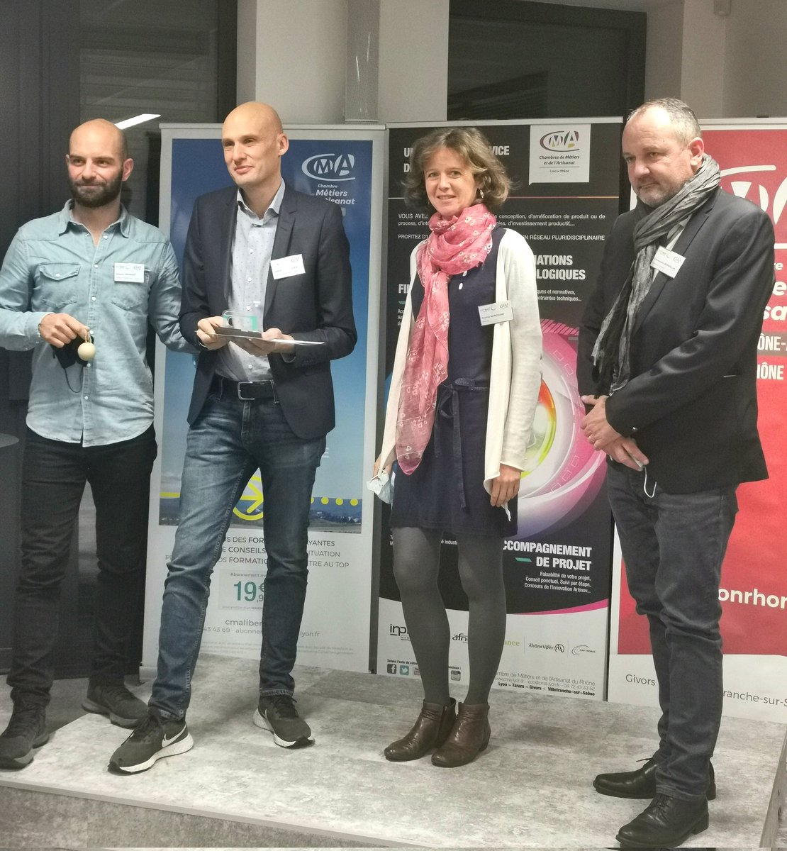 didier_rito's tweet photo. @OrangeAuRA & @OrangePro partenaires de la @cmaAURA
pour le concours #ARTINOV innovation et dev technologique des entreprises artisanales.
@so_marchand Dir Innovation remet le prix Technologie Ă @GregoryG_blicko fondateur de @BlickoFr diagnostic & devis plomberie par visio https://t.co/fL6PC0r7ya