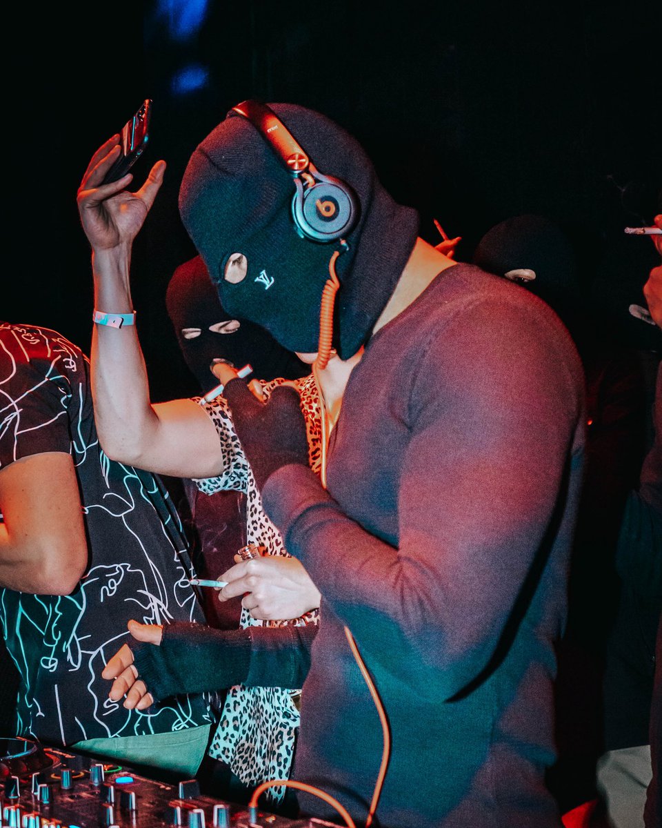 Malaamusic's tweet photo. If the fit aint right the vibe aint right https://t.co/rch6YopEzh