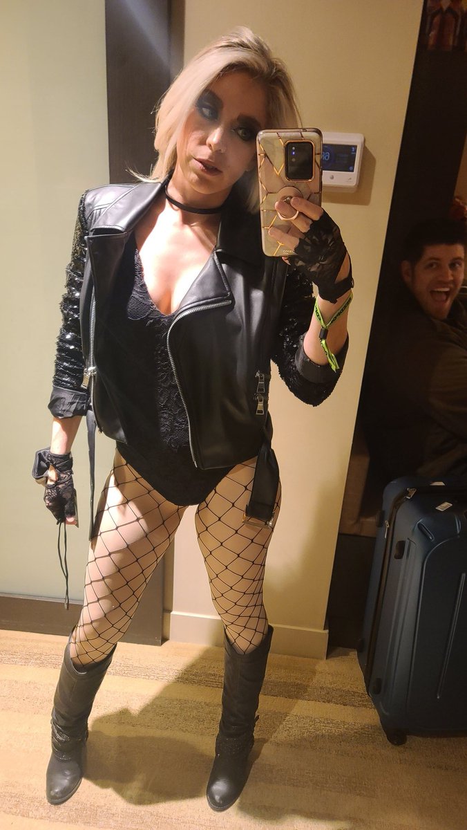 ZBexx's tweet image. Heading to #ECCC2021 Day 1!
#blackcanary