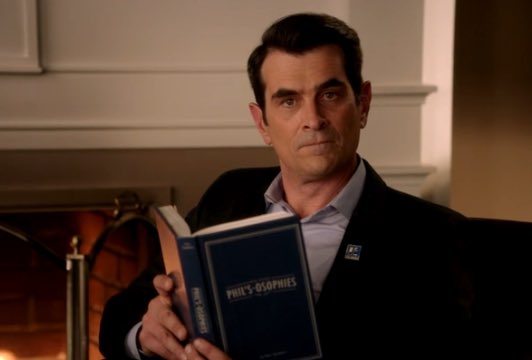 andienws's tweet photo. enterándome de que netflix va a quitar Modern Family, ahora solo me queda decir que te voy a extrañar tanto, amor de mi vida https://t.co/x3lc0LtAZl
