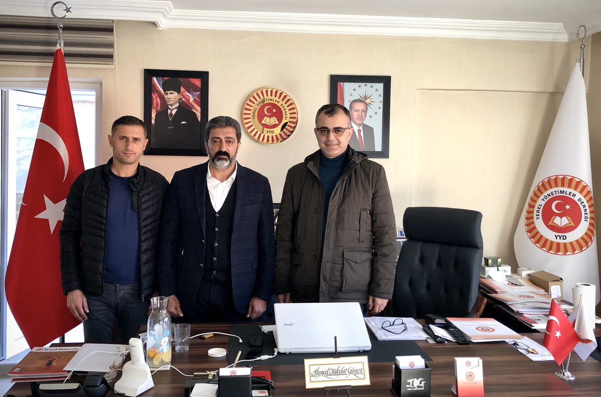 Yerel Yönetimler Derneği ve Enstitüsü (@yerelyonetimder) on Twitter photo Ak Parti Batman Merkez ilçe Başkanı sayın Sabahattin Tural Yönetim kurulu üyesi sayın Adnan Oğuz Genel Başkanımızı ziyarete bulundular.İlgi ve alakalarından dolayı Derneğimiz adına teşekkür eder Yeni görevinde üstün başarılar dileriz Allah nice başarılar nasip etsin.<a href="/tural_sabah/">Sabahattin Tural 🇹🇷</a> Ak Parti Batman Merkez ilçe Başkanı sayın Sabahattin Tural Yönetim kurulu üyesi sayın Adnan Oğuz Genel Başkanımızı ziyarete bulundular.İlgi ve alakalarından dolayı Derneğimiz adına teşekkür eder Yeni görevinde üstün başarılar dileriz Allah nice başarılar nasip etsin.<a href="/tural_sabah/">Sabahattin Tural 🇹🇷</a>