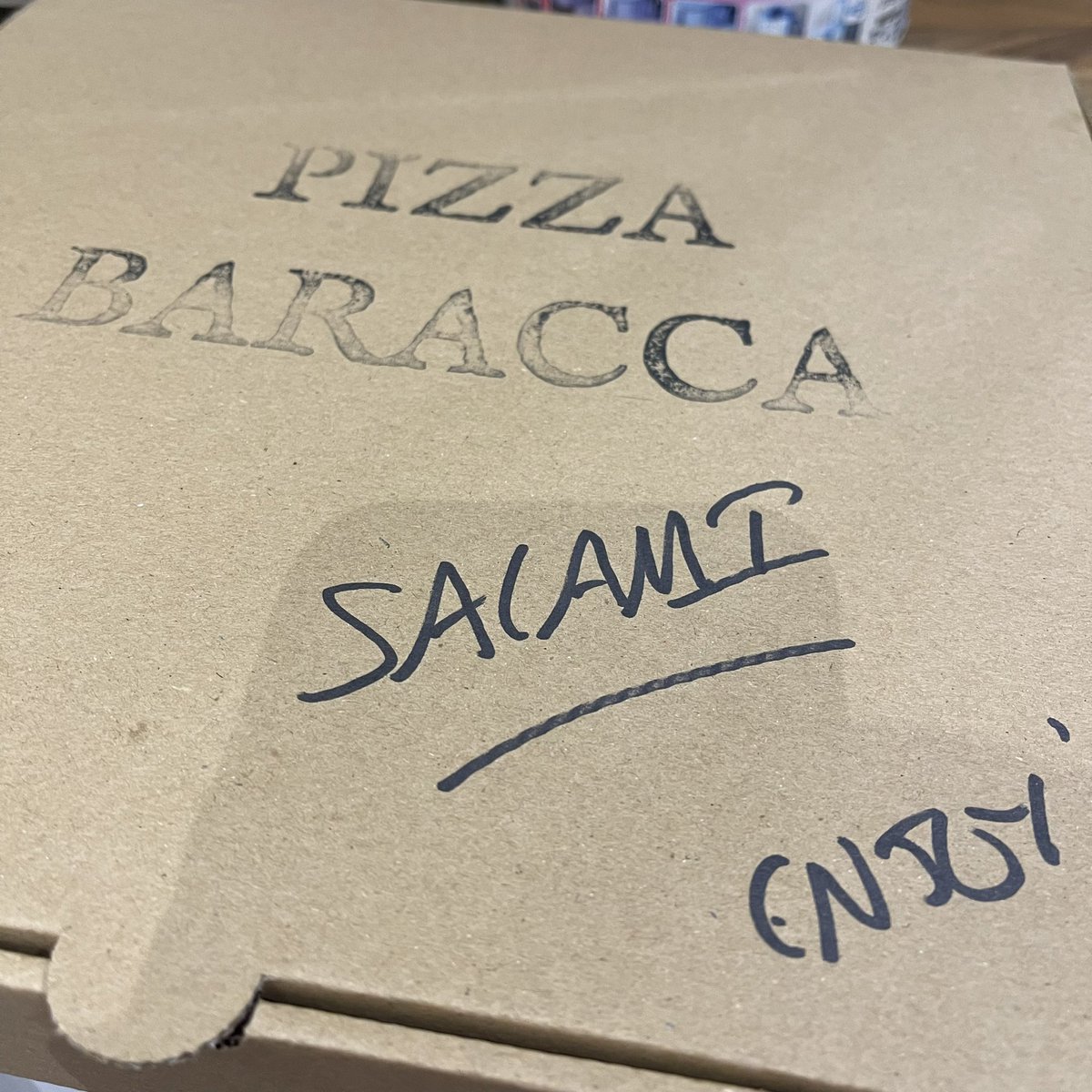 blackberrychris's tweet photo. Only Thursday but been an extremely challenging week, super busy, and with bad news about my wrist too … tonight therefore no uni work whilst I have a much needed break. Takeaway is @PizzaBaracca - recommended by a colleague and ordered this morning to get me through the day! 😍 https://t.co/U6o1spj1vb