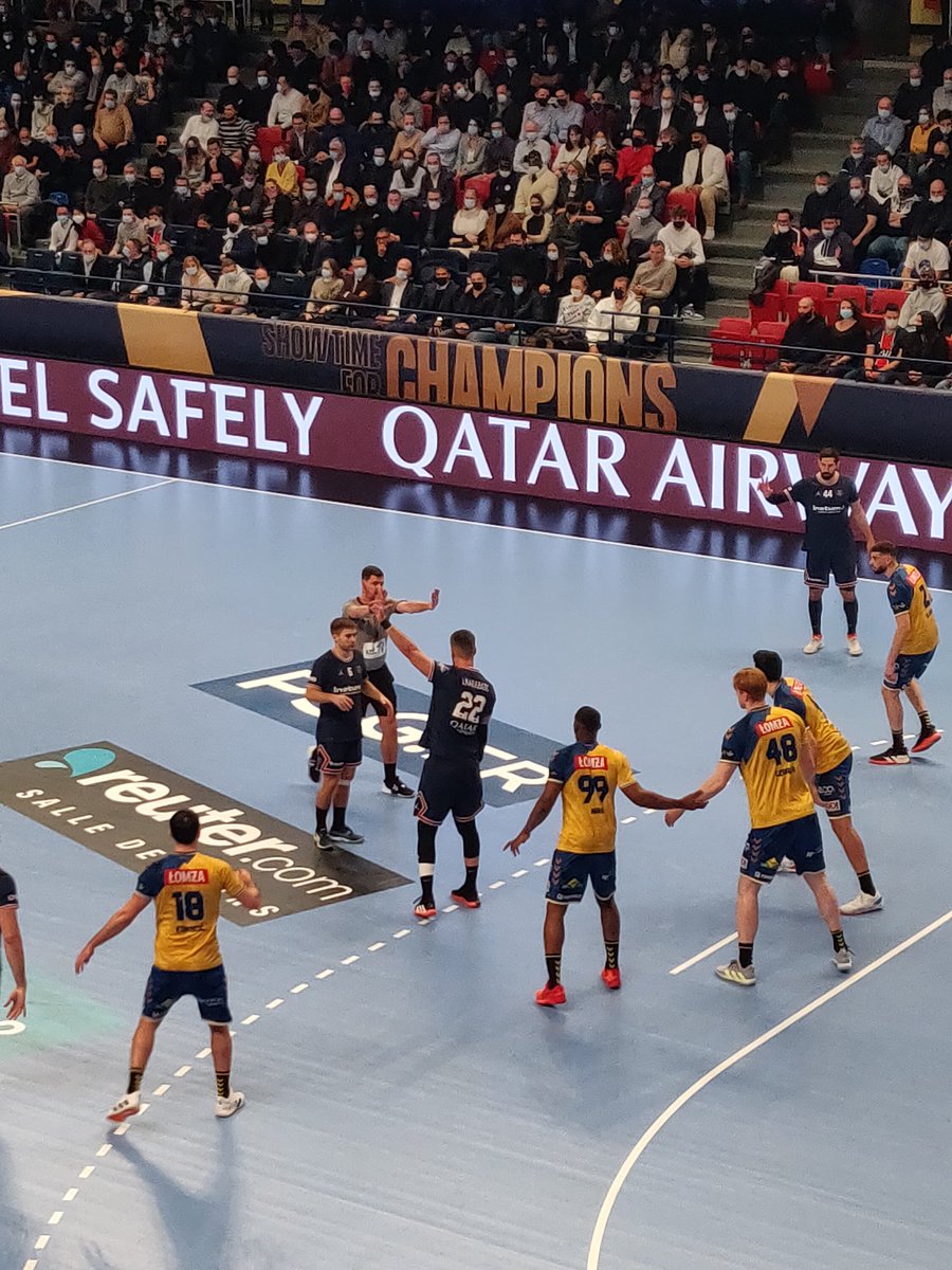 Guibox1972's tweet photo. PSG HANDBALL-KIELCE
Sortie avec les internes du lycée Le Corbusier
#LeCorbu95 https://t.co/3IxfPEFGno