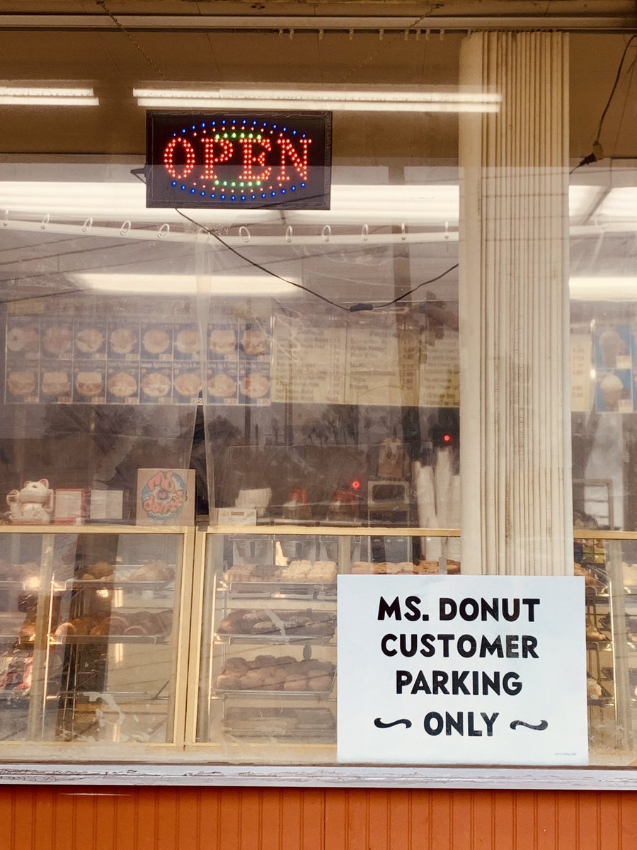 inlandemperor's tweet image. In the eleventieth grade and still dressing like I did back in 8th grade. #lastdayofclasses