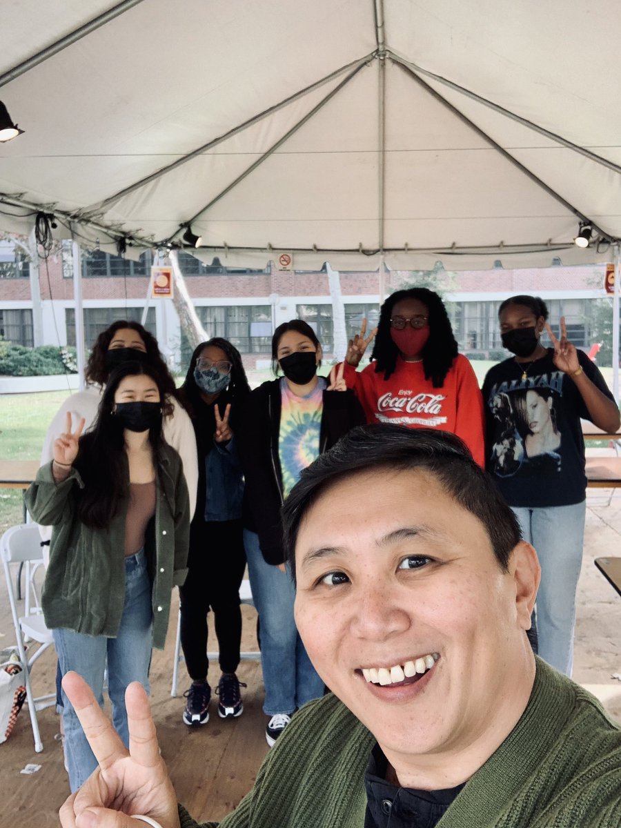 inlandemperor's tweet image. In the eleventieth grade and still dressing like I did back in 8th grade. #lastdayofclasses