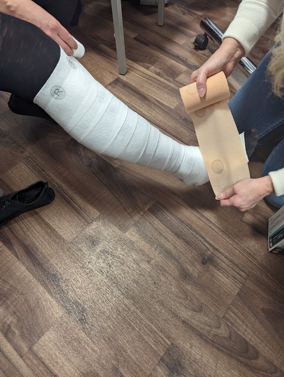 mec19's tweet photo. Really interactive Vascular study day today for our Ward 4 nurses #compressionbadages #dopplers #surgery @LynnFisher26 @AlisonS74817639 @uhbtrust @UHB_SoN @MargaretGarbet6 https://t.co/TcVTeR8vMA