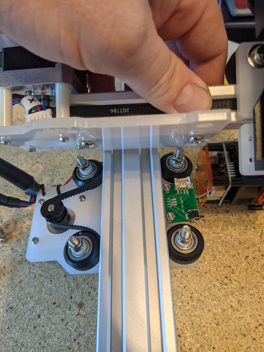 VectorRoll's tweet image. @Ortur3D @OrturOfficial
Odd Design🤔
This #Ortur #Aufero #Laser1 belt tensioner for Y-Axis is the actual extrusion. That's not the odd part though. The odd part is that you have to take it off the X-Axis to tighten it.🥴
A better design would be like the we one use on #3DPrinters