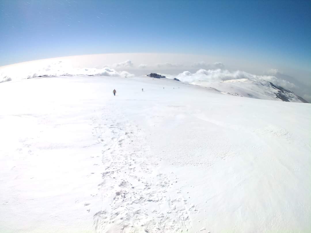 Storm_Malaga's tweet photo. #Mulhacén, #SierraNevada (3.479 m).

Imágenes: Carlos Aldana https://t.co/FGPYxkWRmS