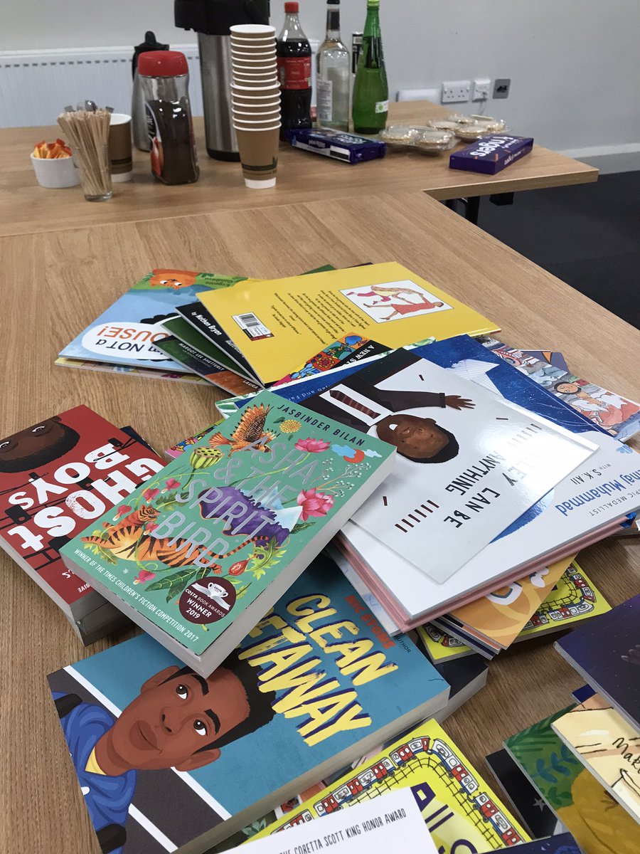 TheMatthew2540's tweet photo. One of the last set of books going out to @NottmCityOfLit @SwitchUpNotts Christmas book appeal for city children this year. A great set of titles on their way! #NCBetterBooks #RepresentationMatters 📚📚📚📚 #SwtichUpFund https://t.co/kho4SsNlzY https://t.co/UhZWUTSAQ4