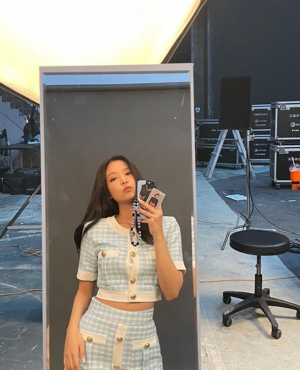 SK96MHG's tweet photo. ㅤㅤㅤ˒ @ 𝙢𝙖𝙧𝙞𝙜𝙤𝙙𝙤𝙮 new post ֶָ֢ 𓂃 #SKPICS
POV: você chega no set e essa mulher vai ser a sua fotógrafa. diz: xiiisss! 📸 https://t.co/gq6n5RWWA3