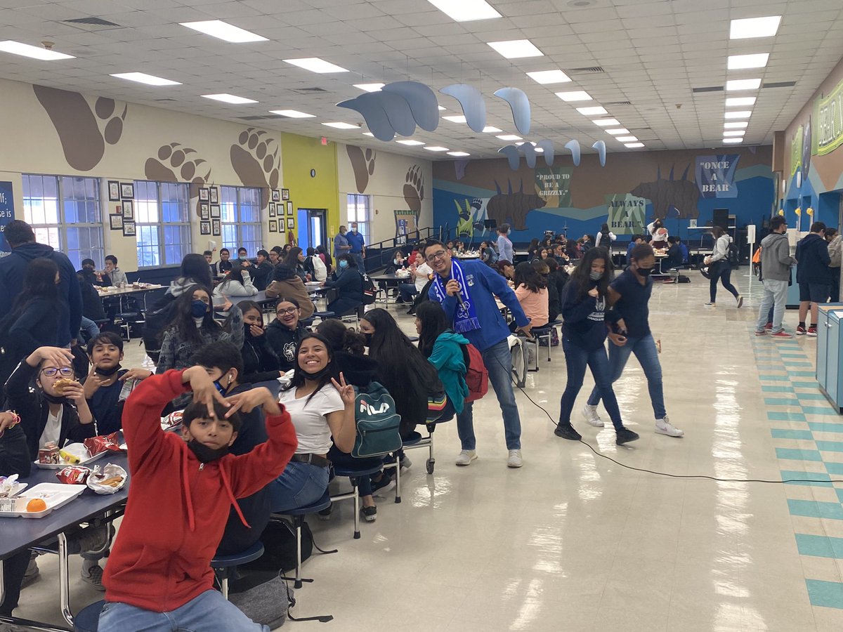 FJORDAZ's tweet photo. Bowie H.S. in the Guillen “Grizzlie” house sharing the numerous options available for our future BEARS!  The “Best Is Yet To Come” for the Bear Nation  Class of 2026!!! Oso! Oso! Oso! #iamepisd @maribelruiz2015 https://t.co/kGgKj8Qpay