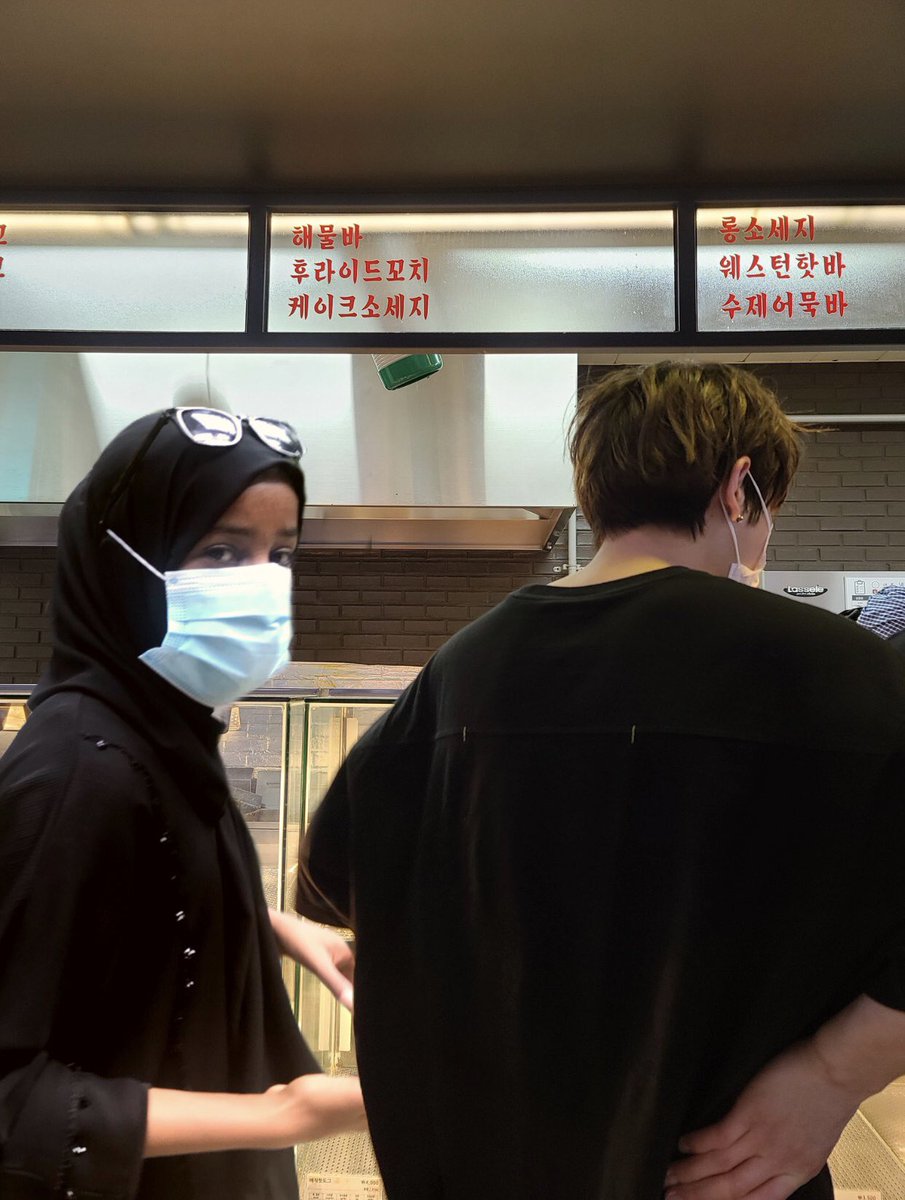 zamzamhirsi2's tweet photo. Cafe time with gk
#BBSelcaDay #DKB #dkbgk #gwanghyun https://t.co/gNiB6DyHZi