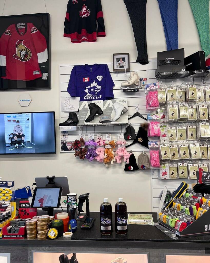 bsharpottawa's tweet photo. Today we got to go home with some AMAZING dark maple syrup, thanks to a U16 @nepean_ravens_ringette team fundraiser. Thank you for supporting small business, we it lets us give back!
#bsharpottawa #ringette #nepean #skatesharpener #smallbusiness #shoplo… https://t.co/esRvl30Uv7 https://t.co/4zfXA9XhFG