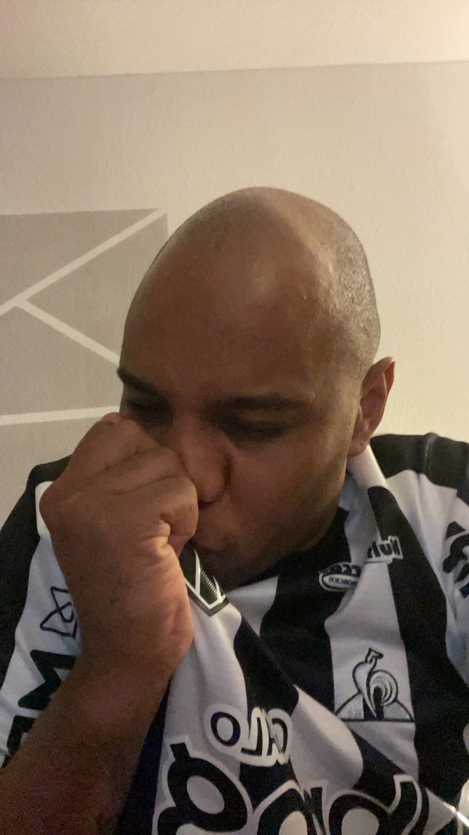 johnofici's tweet photo. #trocadepasses até quem fim meu sofrimento acabou tenho 41 anos e consegui ver meu time campeão aqui ligado na #trocadepasses diretamente da Suíça o vontade de estar em BH valeu Zurich Suíça https://t.co/4YDVIcRBbp