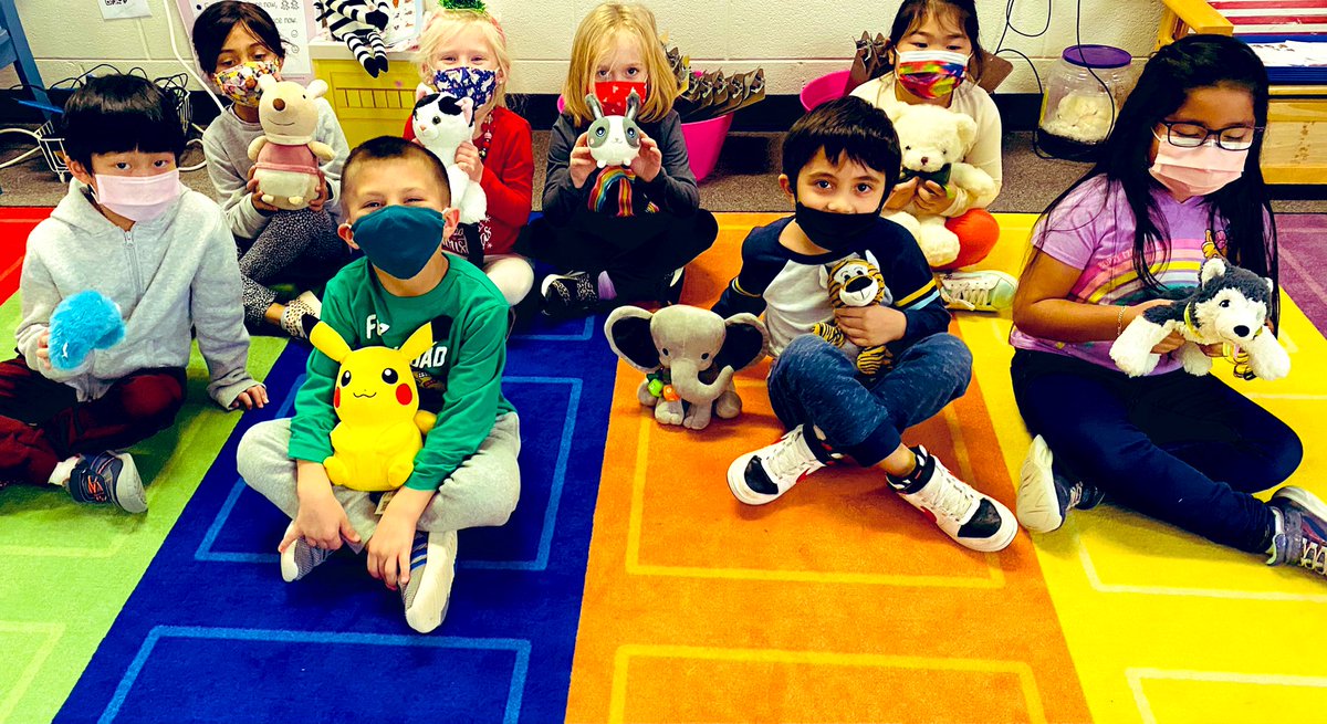 thefancyteacher's tweet photo. Our Kindergarten Phonics lesson was so much fun with our special guests- our stuffed animals! #hmeskinder @HaymarketCubs @HMESLiteracy https://t.co/jX0Nud34ir
