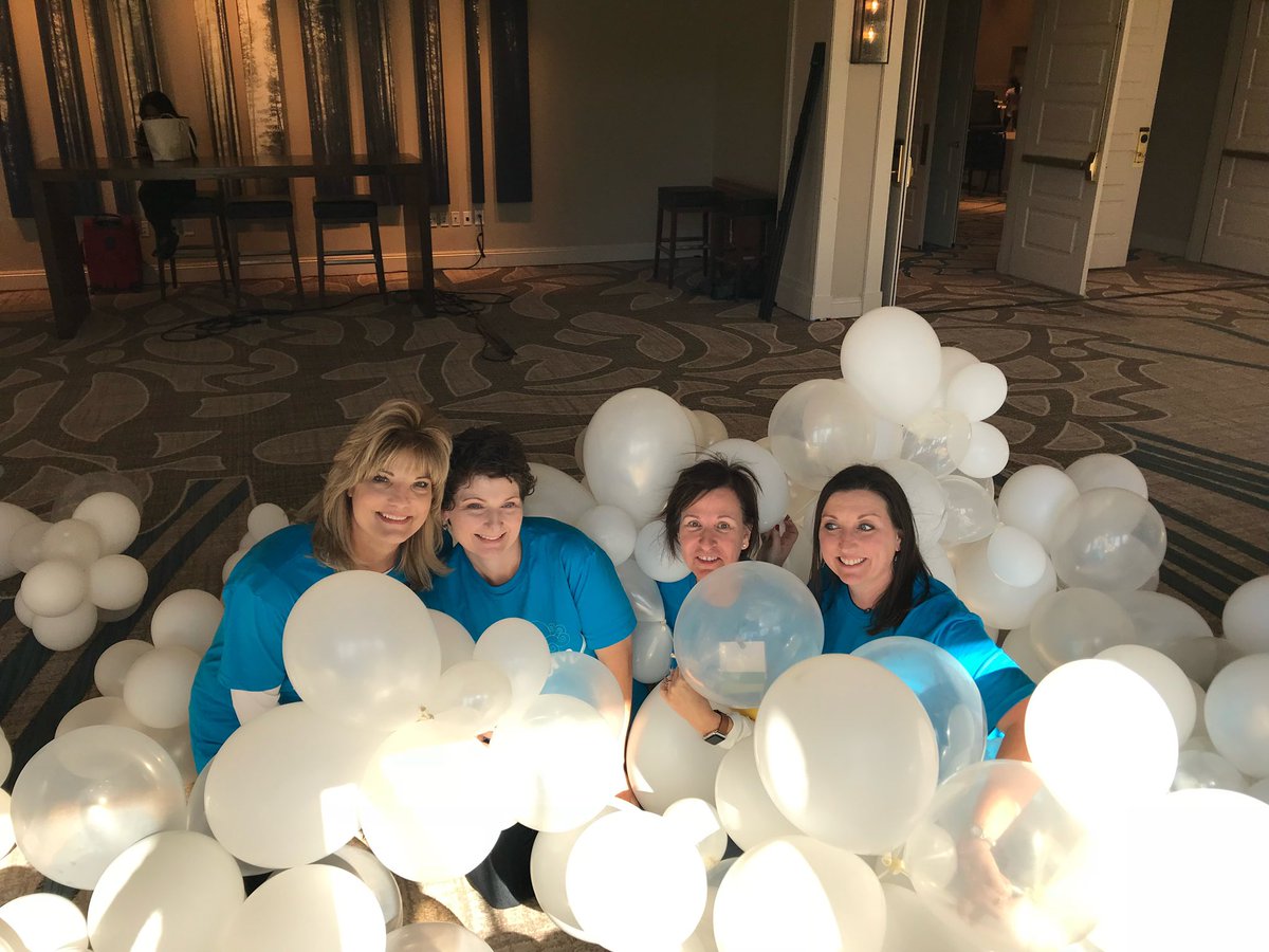 SSlead4ward's tweet photo. @lead4ward the content team THANKS you think21 peeps! team pics through the years- love these ladies!  #dareya #think2021 https://t.co/b1sbP1L6cW