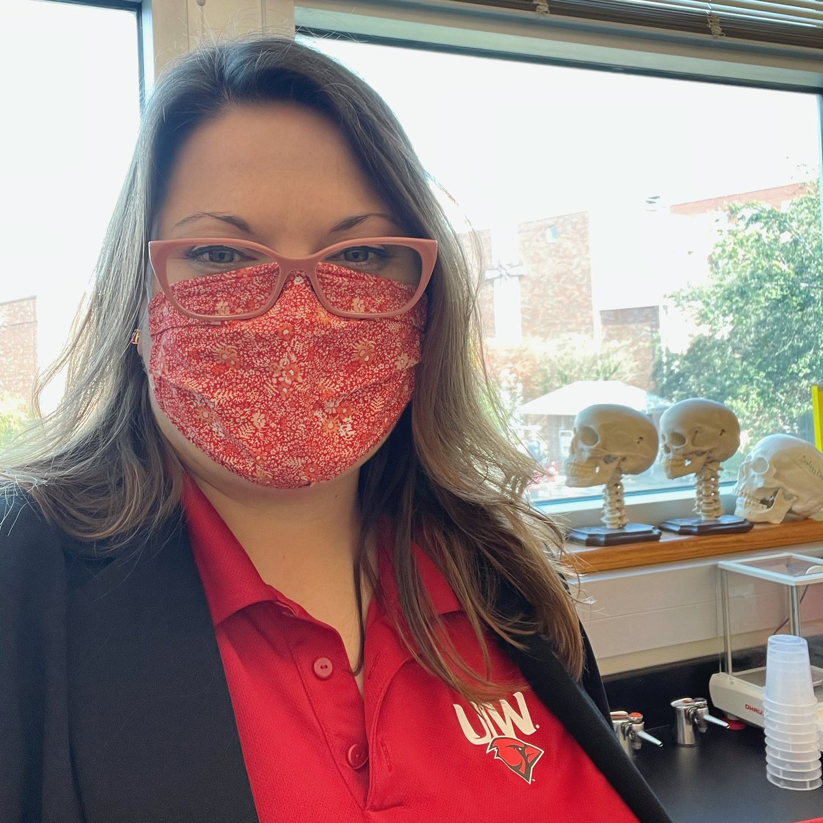 bmfphd's tweet photo. Today I #repred to support our students at the UIW Biology Research Symposium. ❤️🖤❤️🖤. #uiwpride #uiwfordlab https://t.co/5uSVzLX6GI