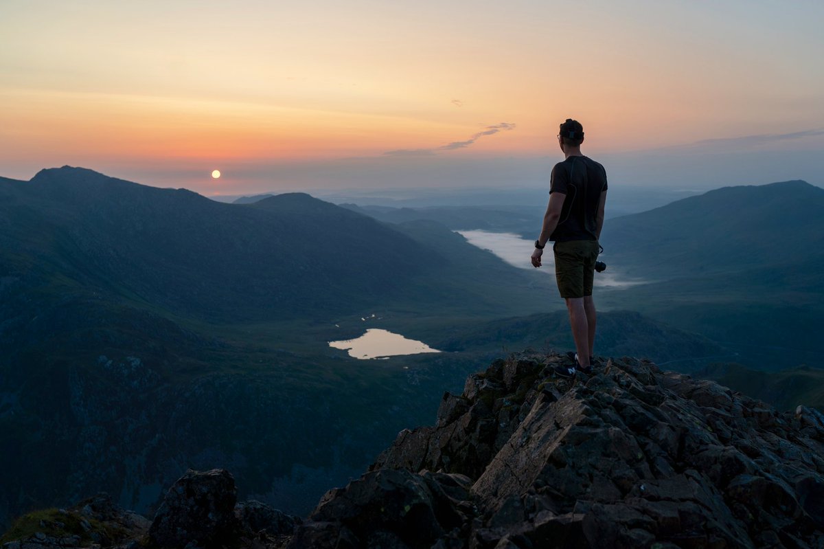 Crib Goch at sunrise. Just before @eskilite1 left his sony at the top of Snowdon