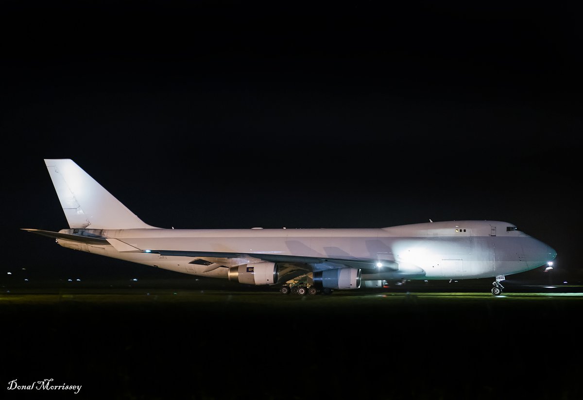 birrlad's tweet photo. Longtail Aviation @Boeing 747-467F VQ-BWS departing @ShannonAirport  to JFK on Tuesday night.
#avgeek #aviation #airline #airtravel #boeing #longtailaviation #b747 #NightPhotography #planespotting #shannonairport #airfreight https://t.co/tkpdVgikSD