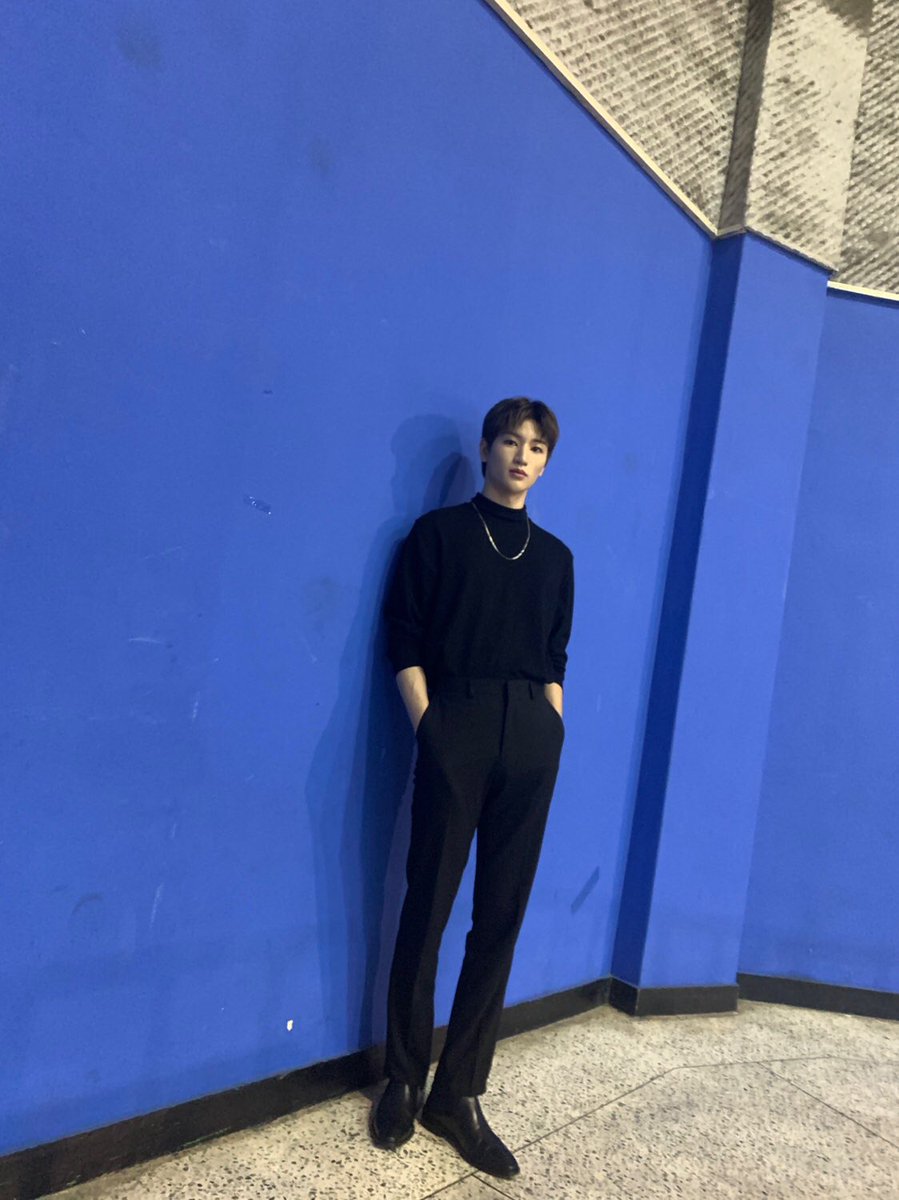 blitzersworld's tweet photo. 211203 lutan fancafe

Ding Dong blee! Did you enjoy AAA today? I worked hard to make it look good to blee. It's a bit unfortunate, but if you look at it in a cool way, I'm so thankful and happy to be able to stand on such a cool stage and award ceremony thanks to blee. 😆 + https://t.co/VyafqCLmVB