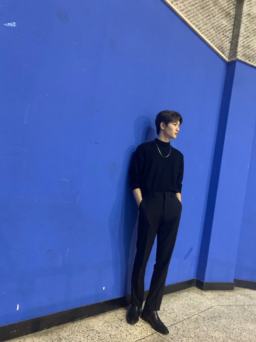 blitzersworld's tweet photo. 211203 lutan fancafe

Ding Dong blee! Did you enjoy AAA today? I worked hard to make it look good to blee. It's a bit unfortunate, but if you look at it in a cool way, I'm so thankful and happy to be able to stand on such a cool stage and award ceremony thanks to blee. 😆 + https://t.co/VyafqCLmVB