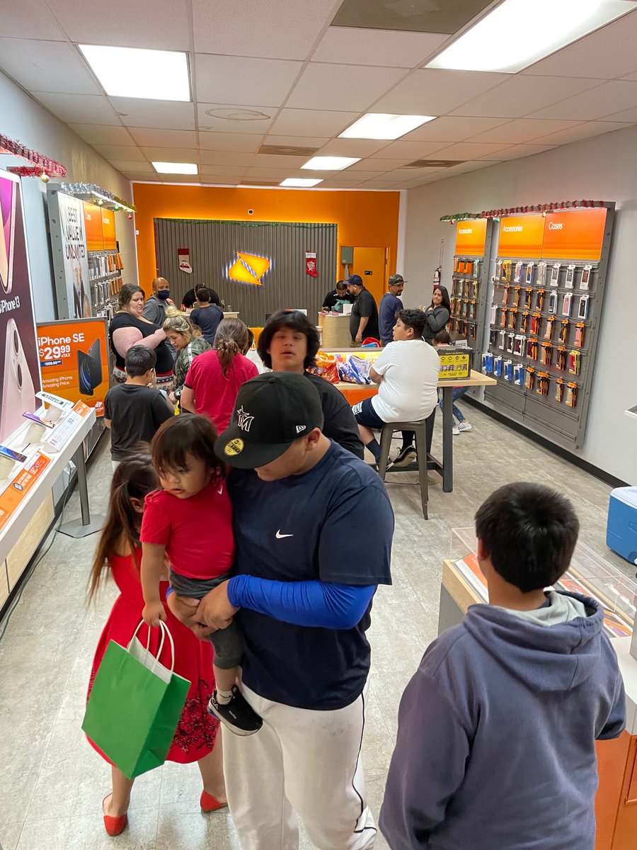 Marceco Ltd (@marceconation) on Twitter photo It's beginning to look a lot like Christmas for our Dealers!
IO Enterprise in San Bernadino, CA had a great <a href="/BoostMobile/">Boost Mobile</a> Santa Snow Globe Event.
16 activations in 2 hours and 10 of them EBBP!
Great work, <a href="/JC_Marceco/">Juan Carreon</a> and Team!
#Marceco #MarcecoNation #BoostMobile It's beginning to look a lot like Christmas for our Dealers!
IO Enterprise in San Bernadino, CA had a great <a href="/BoostMobile/">Boost Mobile</a> Santa Snow Globe Event.
16 activations in 2 hours and 10 of them EBBP!
Great work, <a href="/JC_Marceco/">Juan Carreon</a> and Team!
#Marceco #MarcecoNation #BoostMobile