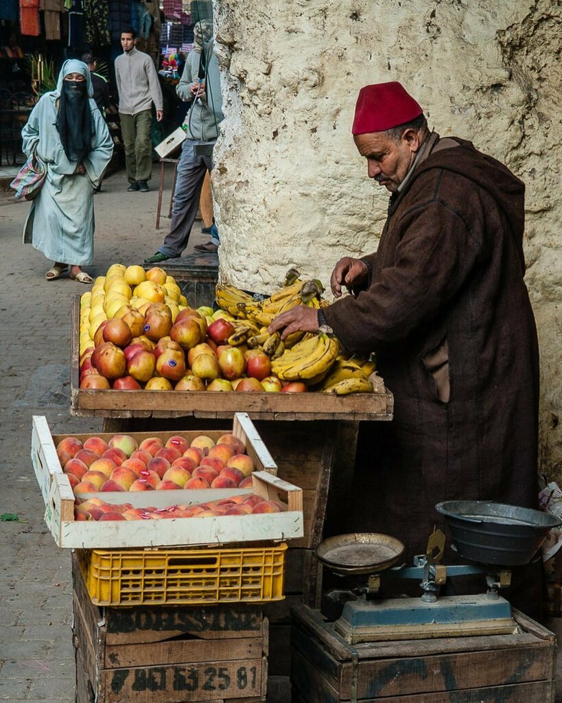 This photo is part of the exhibition with TomFaklerPhoto and @Arabicalligrapher Mohamed Charkaoui hosted at the Architect’s Foundation in Fez (CROA FES). The exhibition is on about another week if you are in Fez.
.
.
#photooftheday #Morocco #igMorocco #i… instagr.am/p/CW_rvjPLY-x/