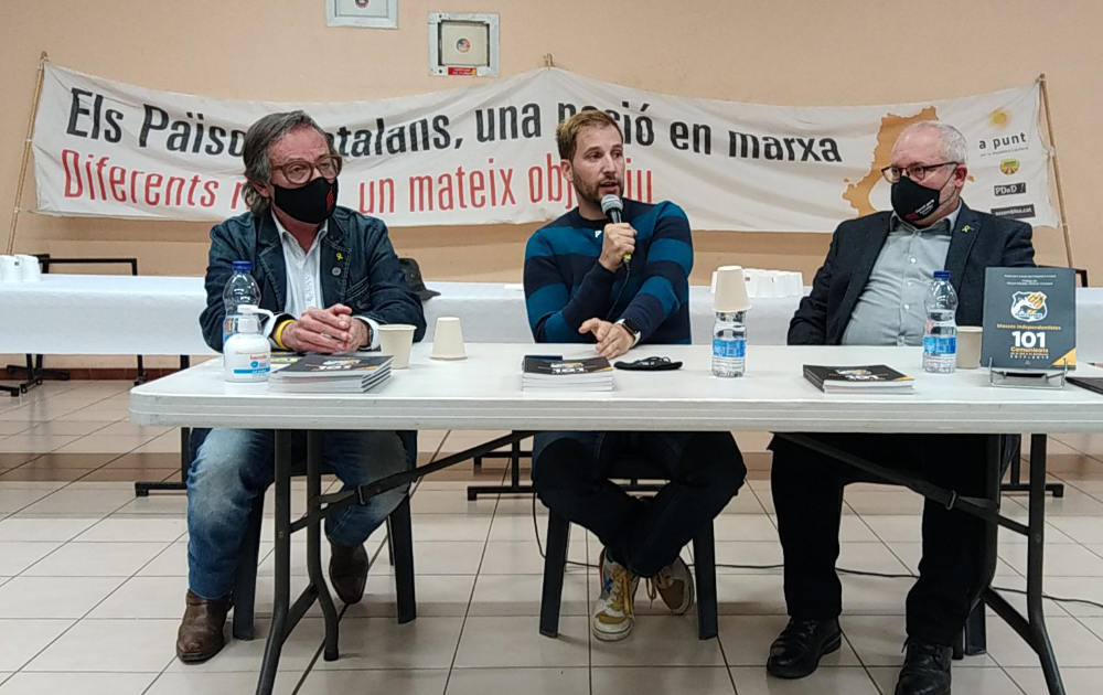 Catalunya_Nord's tweet photo. Sant Cebrià #HoraSolidaria 115 amb @LluisPuigGordi  @albertdmcat i @muscluman 
https://t.co/UEFT0Knb7e
Presentació de "Mossos per la independència, 101 comunicats" https://t.co/57aHRfzEhG
