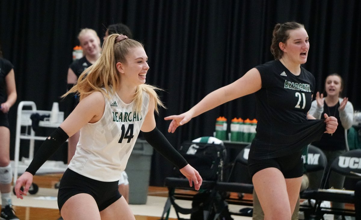 SportsMDF's tweet photo. The most accomplished group of seniors in @NWBearcatVB history. Congrats to @___rachel18, Hannah Koechl, @kelsey_havel, @AhrensMaddy and @Soph_Mac12. 

That group has helped set a new standard for Bearcat volleyball. https://t.co/wWeS0ff61k