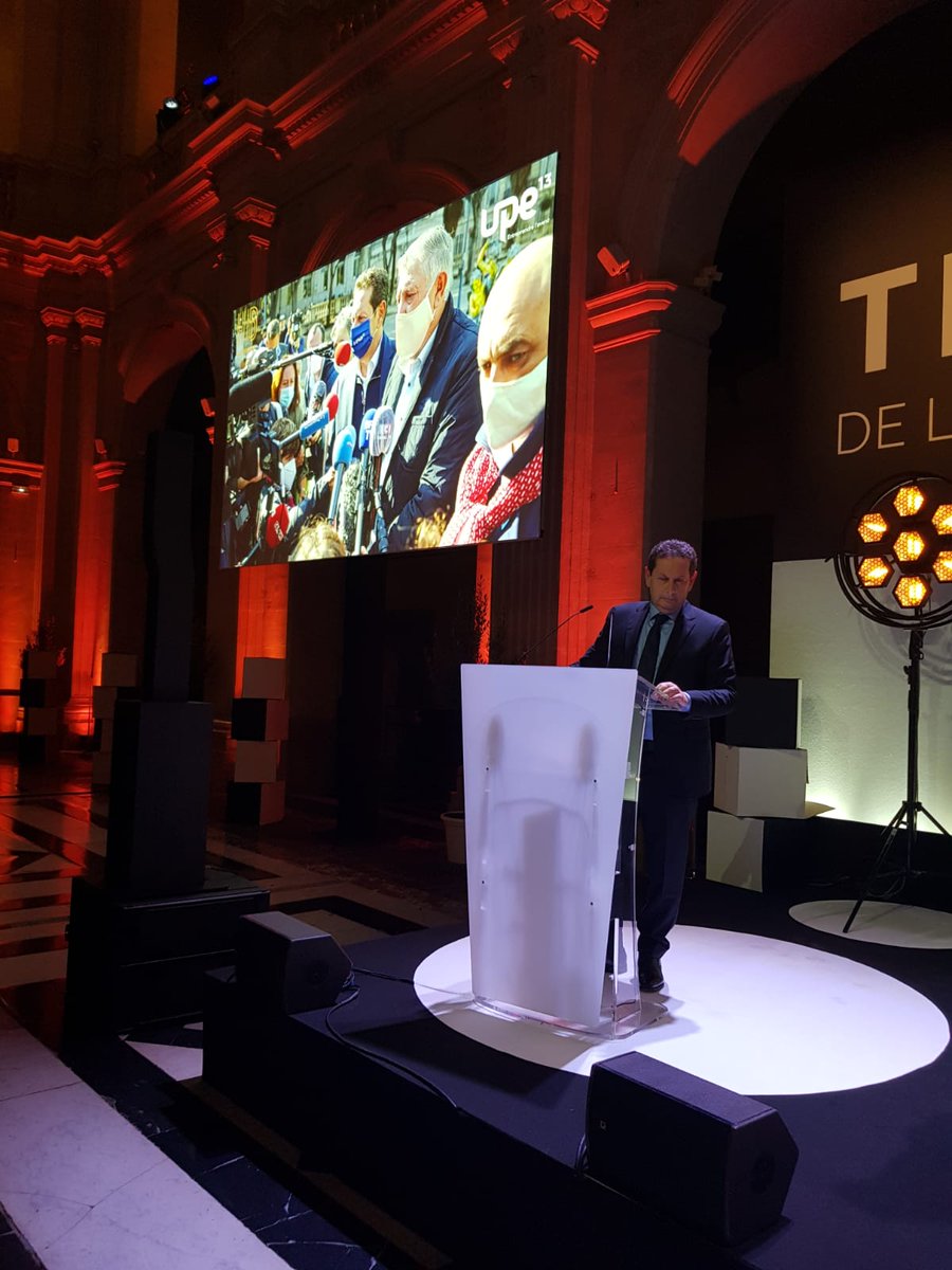 📸Trophées de l’économie <a href="/laprovence/">La Provence</a> | Ce soir, <a href="/PKorcia/">Philippe Korcia</a>, psdt de l'Upe 13, reçoit le "Trophée spécial du jury", aux côtés de ses vice-présidents, Marie Bagnoli &amp; Stéphane Perez ! 🏆Un prix pour valoriser son implication et son engagement auprès des entrepreneurs du territoire.✊