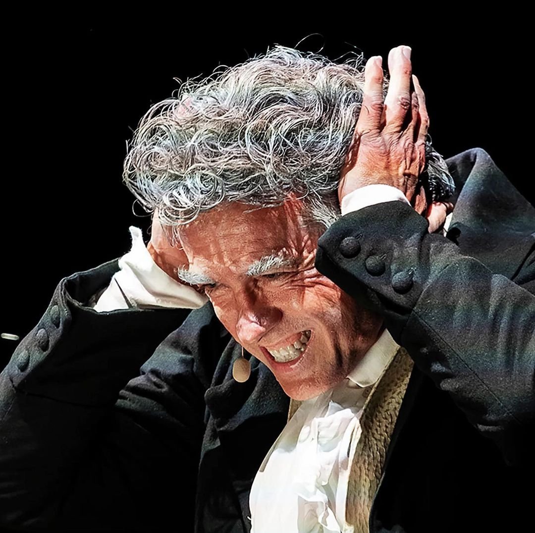 AlessioBoni_FP's tweet photo. Sabato 4 dicembre al Teatro Massimo di Pescara, #FrancescoLibetta e io vi aspettiamo per rievocare l’anima di Beethoven con “Ludwig - La musica nel silenzio” 🎶
Idea e produzione di: @FilippoMichela2
Testi: #BiancaMelasecchi
Distribuzione: Elena Marazzita @aida_studio https://t.co/aGNLqBTtmq