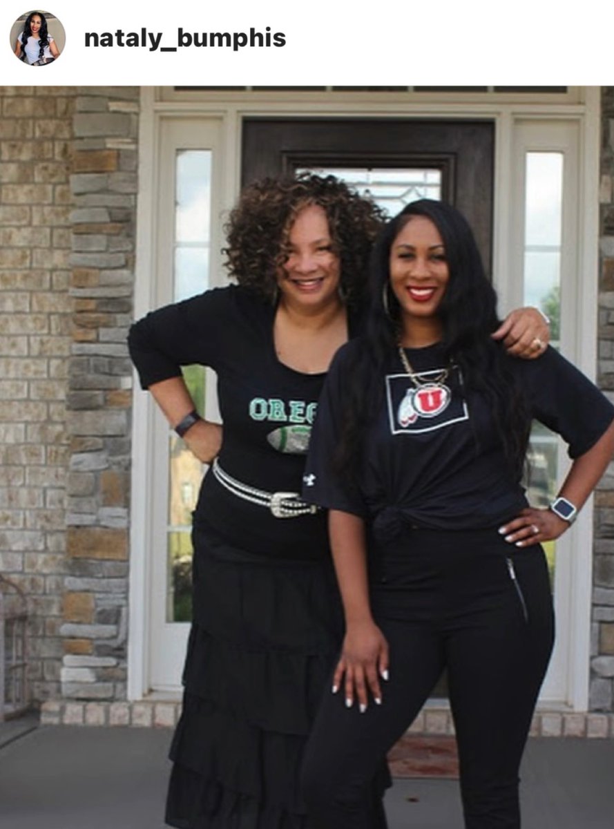 TheConceivers's tweet photo. Didn’t imagine back in the summer when we took this picture that our Husbands would be facing off in the PAC 12 Championship! #Life of a Coach wife vs Coach kid who married a Coach Ready for Round 2 @NatalyYvonne @CoachBDub @_CoachBump @GoDucks #OregonFootball #PAC12Championship https://t.co/IL7aBa5cJ2