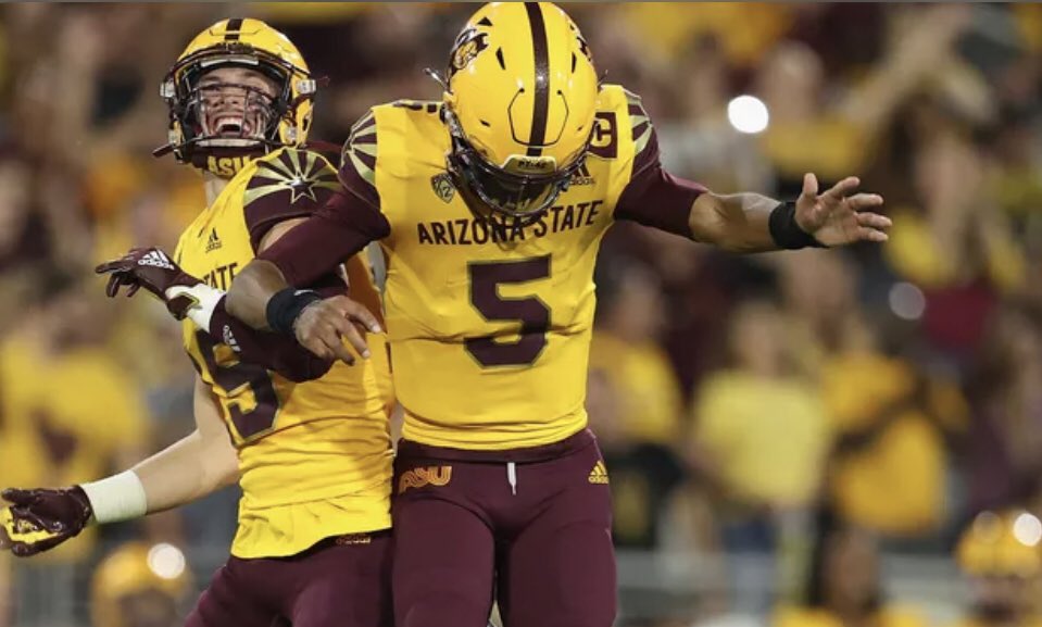 DamaniMaxson's tweet photo. #AGTG Beyond Thankful To Receive My Very First D1 Offer From Arizona State University ⚡️🔱‼️
FORKS UP🙌
@CoachSlocum_ASU @coach_granville 
@LarryWMcrae @HC1Performance @LakeIV @Perroni247 https://t.co/iTmSFQZpzg