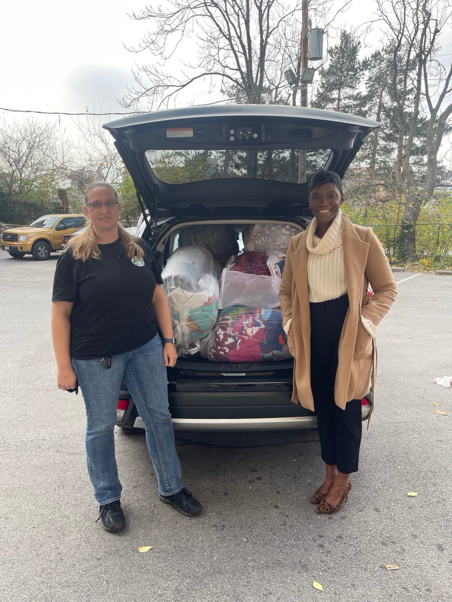 reStartKCMO's tweet photo. Thnx @Starbucks District 1061 for donating more than 100 blankets to our clients! We're grateful for your support of our mission to ensure that individuals and families experiencing homelessness get the supplies they need as we approach colder temperatures. #coldweatherhelp https://t.co/xFJr3LnZrL