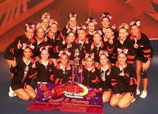 teamilcheer's tweet photo. It’s {𝐖𝐒𝐅} 𝚃𝙷𝚁𝙾𝚆𝙱𝙰𝙲𝙺 𝚃𝙷𝚄𝚁𝚂𝙳𝙰𝚈! Take a look at 👀 our very 𝒇𝒊𝒓𝒔𝒕 WSF Champion in 2007 💗Senior Pink &amp; our 𝒍𝒂𝒔𝒕 ever WSF Champions in 2020 🤍White Diamonds &amp; 🖤Black Sparkle. https://t.co/AR8SiQUyGf
