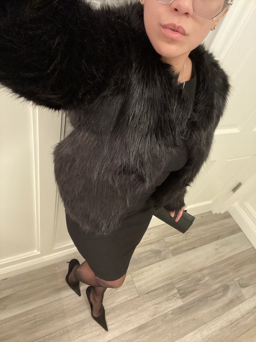 Watch The 1 & Only Enchantress Sahrye Booking FetCon 25's leaked NSFW photo on TwXstars