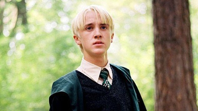 EiProfeta's tweet photo. Draco Malfoy aparece solo 31 minutos en toda la saga (19 horas y 40 minutos). No le hizo falta más minutos para marcarnos a todos. https://t.co/gFybU9CZf4
