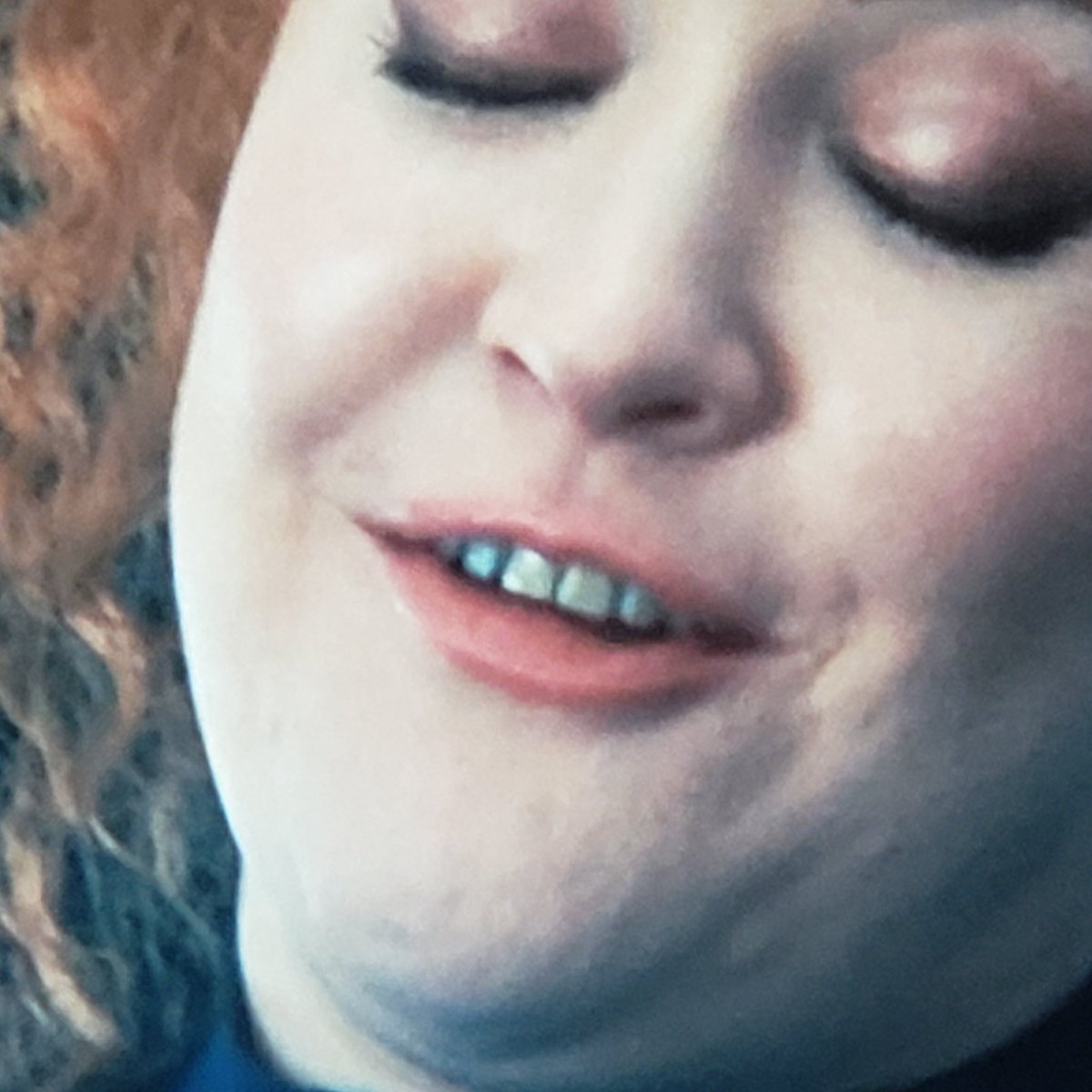 darlypants's tweet photo. Everyone on Star Trek Discovery has blue eyeballs and dingy blue/brown teeth. @StarTrekNetflix @StarTrekOnPPlus @StarTrek @StarTrekRoom @paramountplus  

Somebody's gotta talk to whoever's doing the color grading. https://t.co/5XAo7rDppr