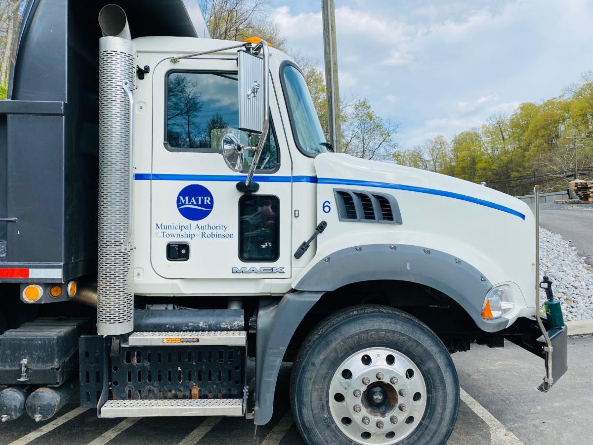 MrSign_PGH's tweet image. We finished a fleet of trucks this summer for the Municipal Authority for the Township of Robinson.

#TruckGraphics #MunicipalAuthority #RobinsonTownship #MrSign #Pittsburghhttps://mrsignpittsburgh.com/products.cfm?signtypeProd=95294544710&amp;amp;pgtype=Truck%20Graphics