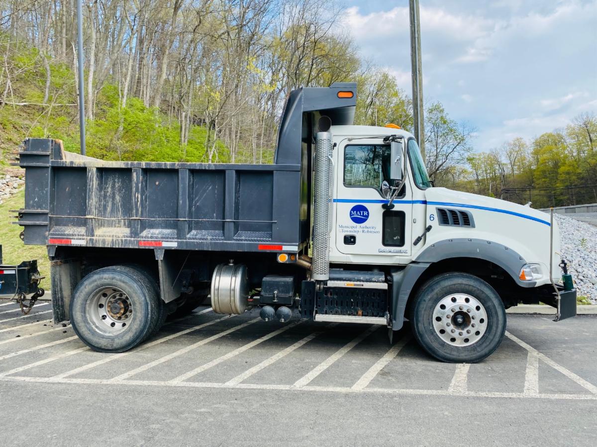 MrSign_PGH's tweet image. We finished a fleet of trucks this summer for the Municipal Authority for the Township of Robinson.

#TruckGraphics #MunicipalAuthority #RobinsonTownship #MrSign #Pittsburghhttps://mrsignpittsburgh.com/products.cfm?signtypeProd=95294544710&amp;amp;pgtype=Truck%20Graphics