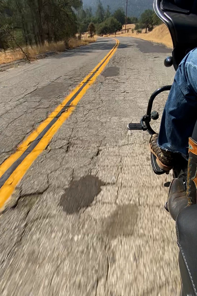 the_ornery_one's tweet photo. Some roads are not the most traveled because they were once the most traveled!
#stayornery #harleydavidson #roadglidespecial #openroad #couplesthatride #livetoride #ridetolive #longdistancerider #moto #motorcycles #motovlog #custombike #trickmybike #twowheels #roadglide https://t.co/CrlxKsEDRU