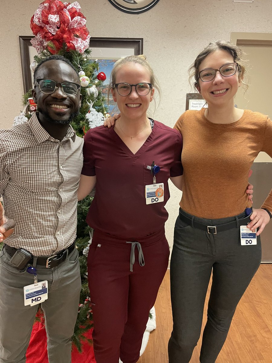 ConeIMResidency's tweet photo. We did it ‼️ Congratulations to our 3rd year residents! This year was a huge success and saw our residents match into Hematology/Oncology 🩸, Pulmonary &amp;Critical Care Medicine 🫁 and Palliative Medicine 💉 #MatchDay https://t.co/FtcVAnwHNX